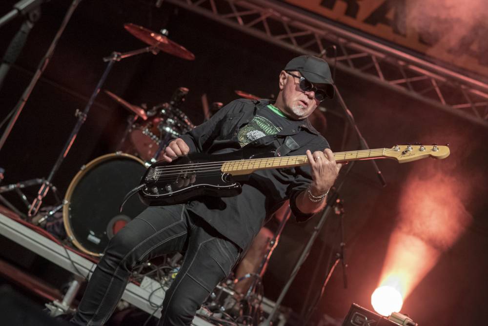 Letní parket ve Výravě se potýkal s výpadky elektřiny. Na pódiu bavili Pražský výběr, Vanua 2 a Vendetta