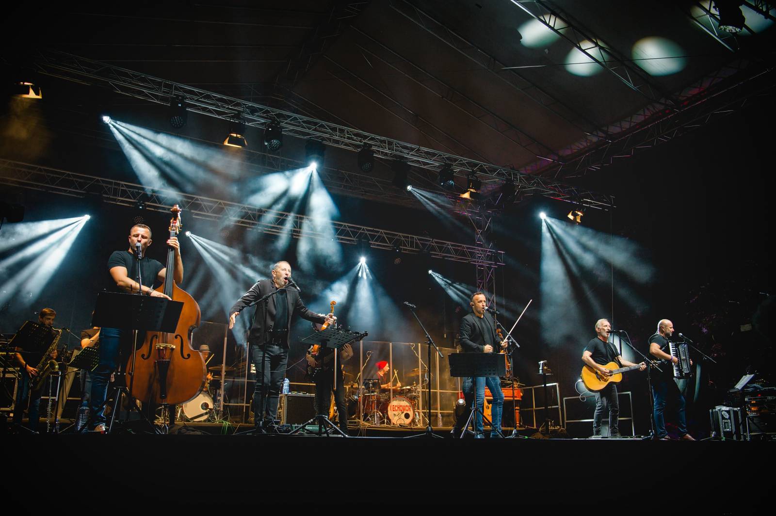 Čechomor zahrál v Telči, pozval si Kandráčovce, Martinu Pártlovou, Voxela i Tomáše Štefku