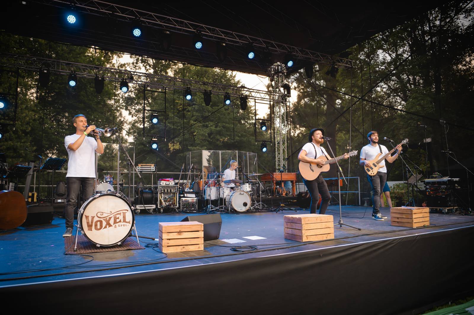 Čechomor zahrál v Telči, pozval si Kandráčovce, Martinu Pártlovou, Voxela i Tomáše Štefku