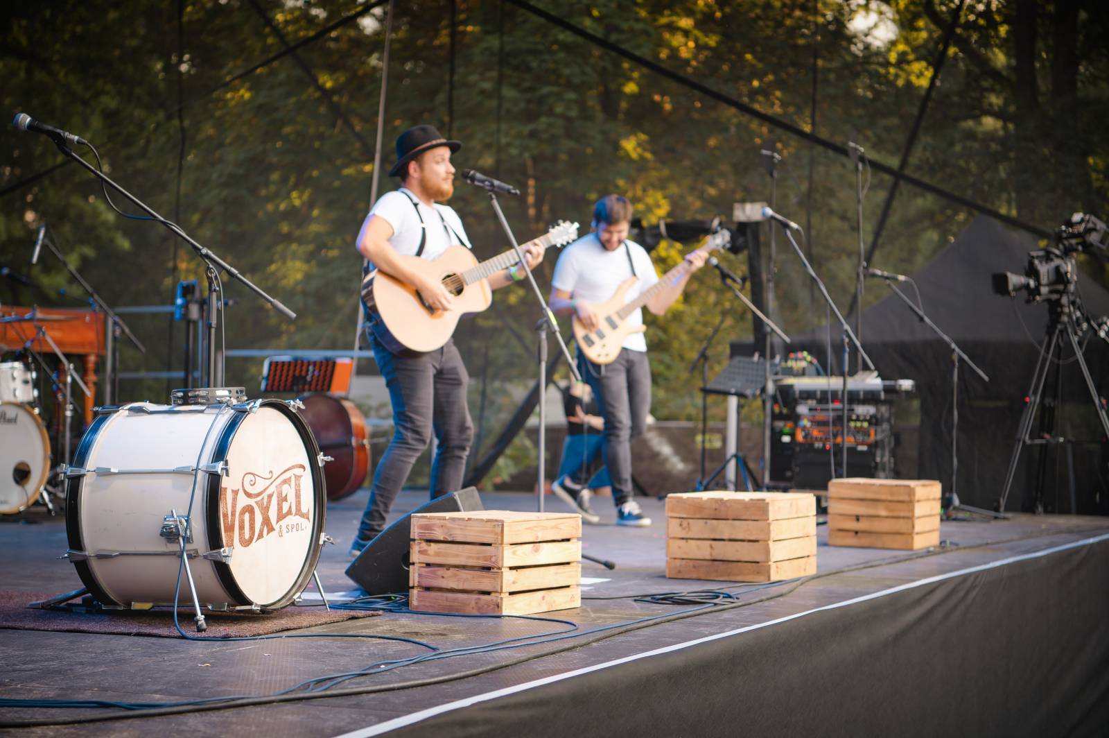 Čechomor zahrál v Telči, pozval si Kandráčovce, Martinu Pártlovou, Voxela i Tomáše Štefku