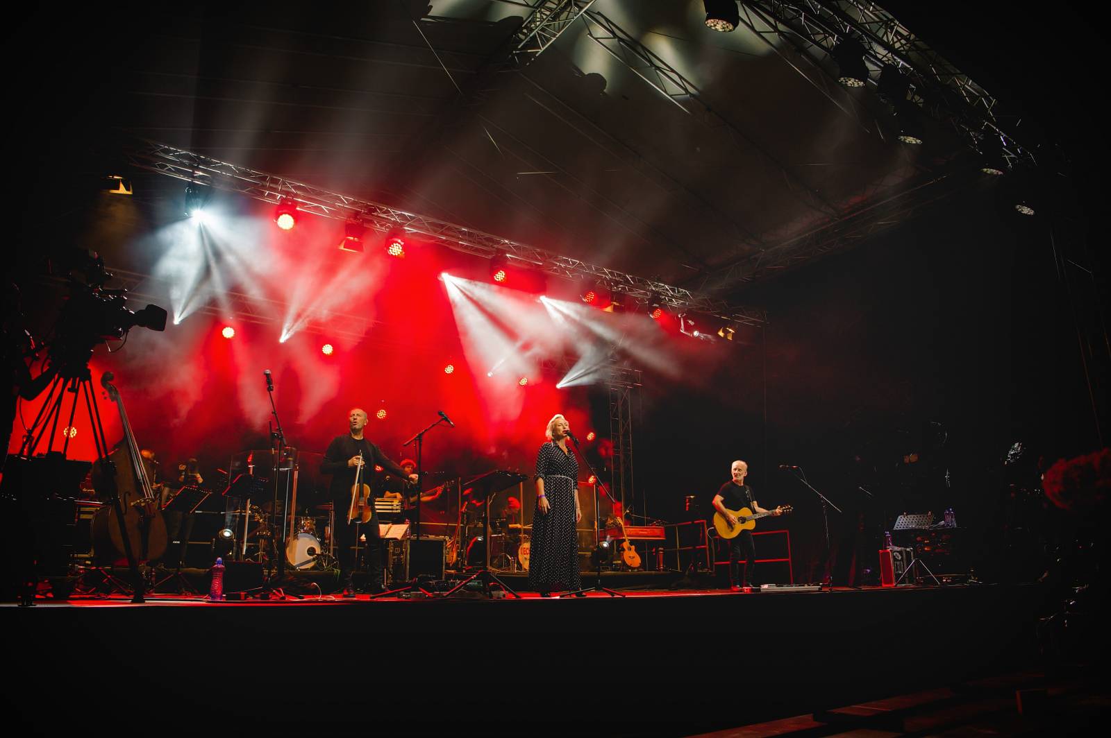 Čechomor zahrál v Telči, pozval si Kandráčovce, Martinu Pártlovou, Voxela i Tomáše Štefku