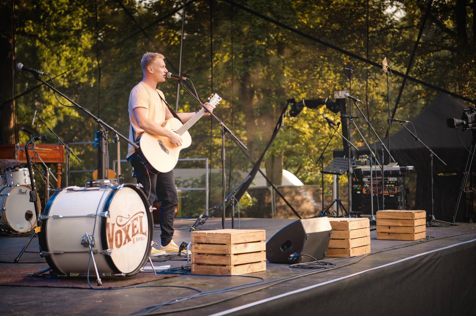 Čechomor zahrál v Telči, pozval si Kandráčovce, Martinu Pártlovou, Voxela i Tomáše Štefku