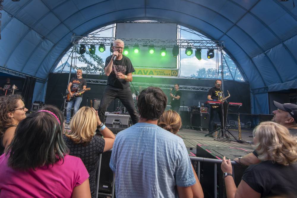 Tři sestry, Mňága a Žďorp či Vypsaná fiXa se na Výravě loučili s prázdninami