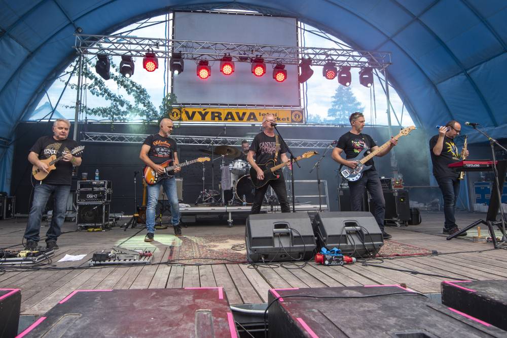 Tři sestry, Mňága a Žďorp či Vypsaná fiXa se na Výravě loučili s prázdninami