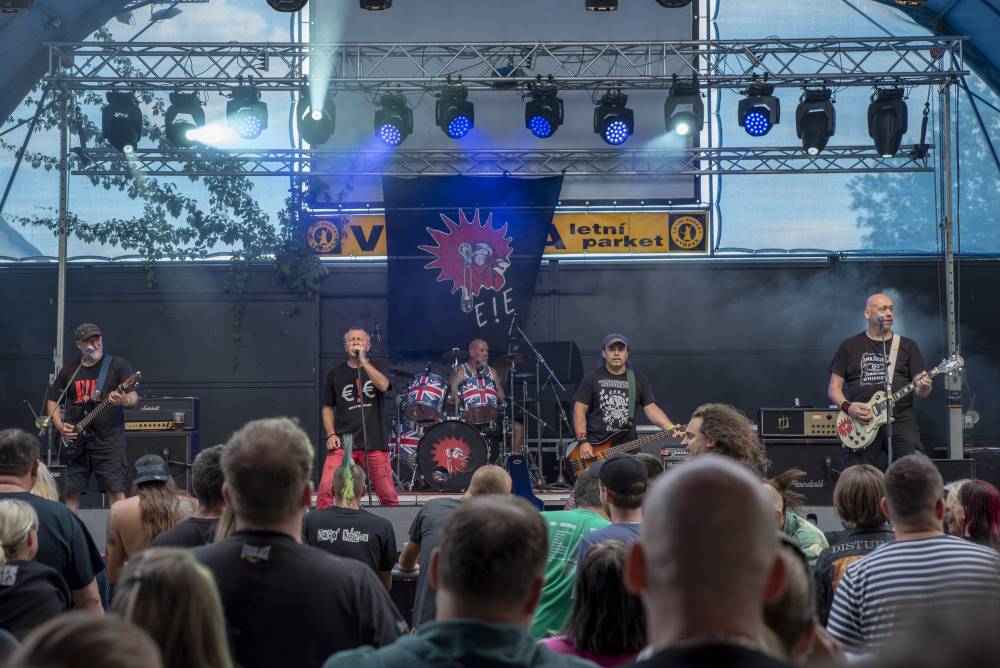 Tři sestry, Mňága a Žďorp či Vypsaná fiXa se na Výravě loučili s prázdninami