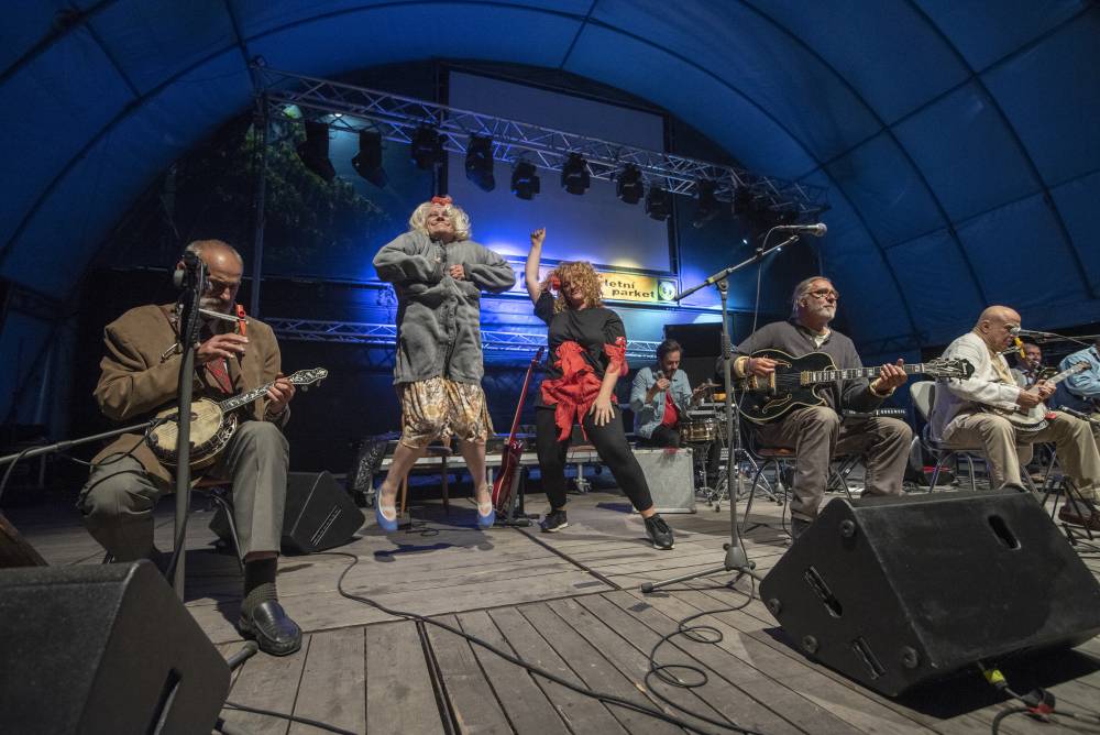 Tři sestry, Mňága a Žďorp či Vypsaná fiXa se na Výravě loučili s prázdninami