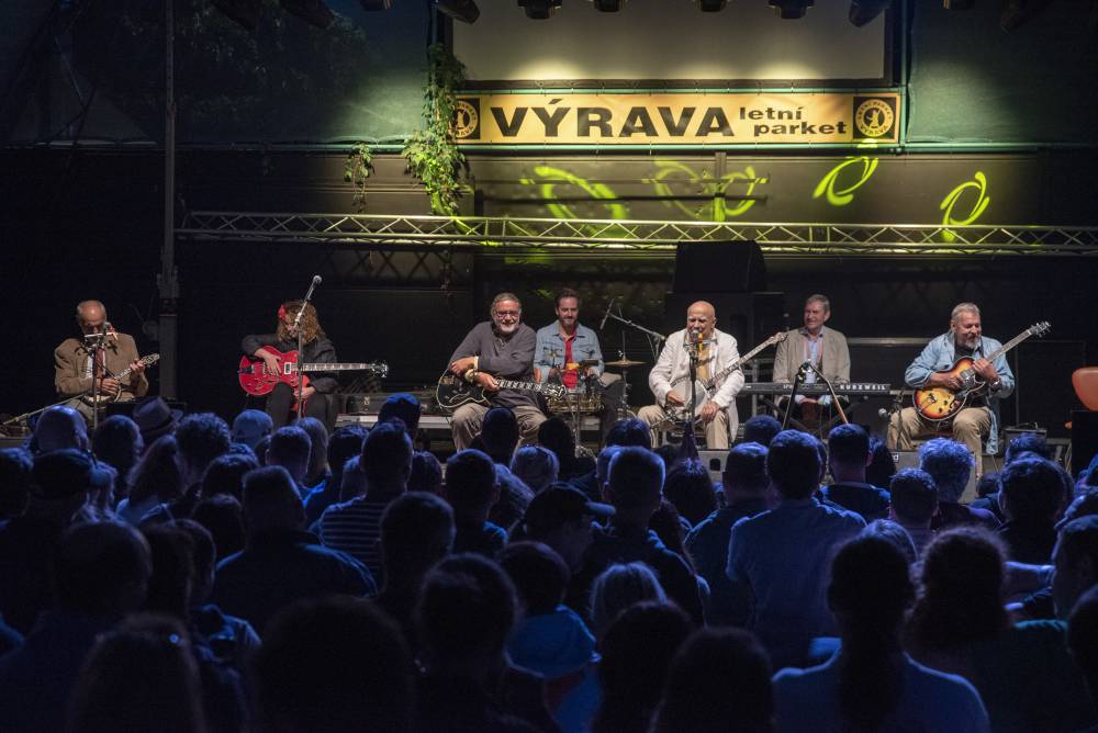 Tři sestry, Mňága a Žďorp či Vypsaná fiXa se na Výravě loučili s prázdninami