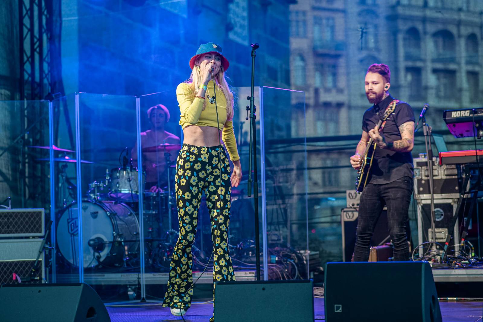 Universal představil své interprety, na tradičním showcase zahráli Sebastian, Lenny i Annabelle