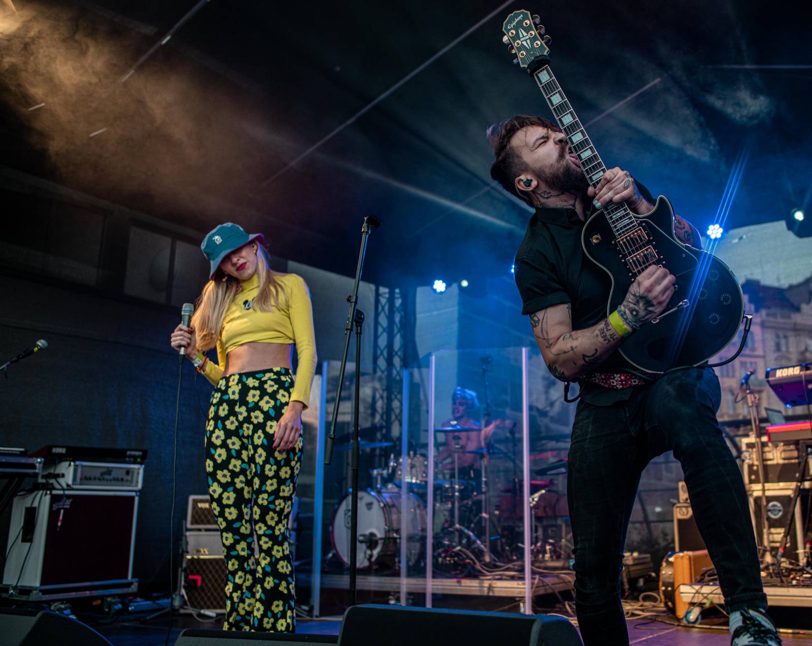 Universal představil své interprety, na tradičním showcase zahráli Sebastian, Lenny i Annabelle