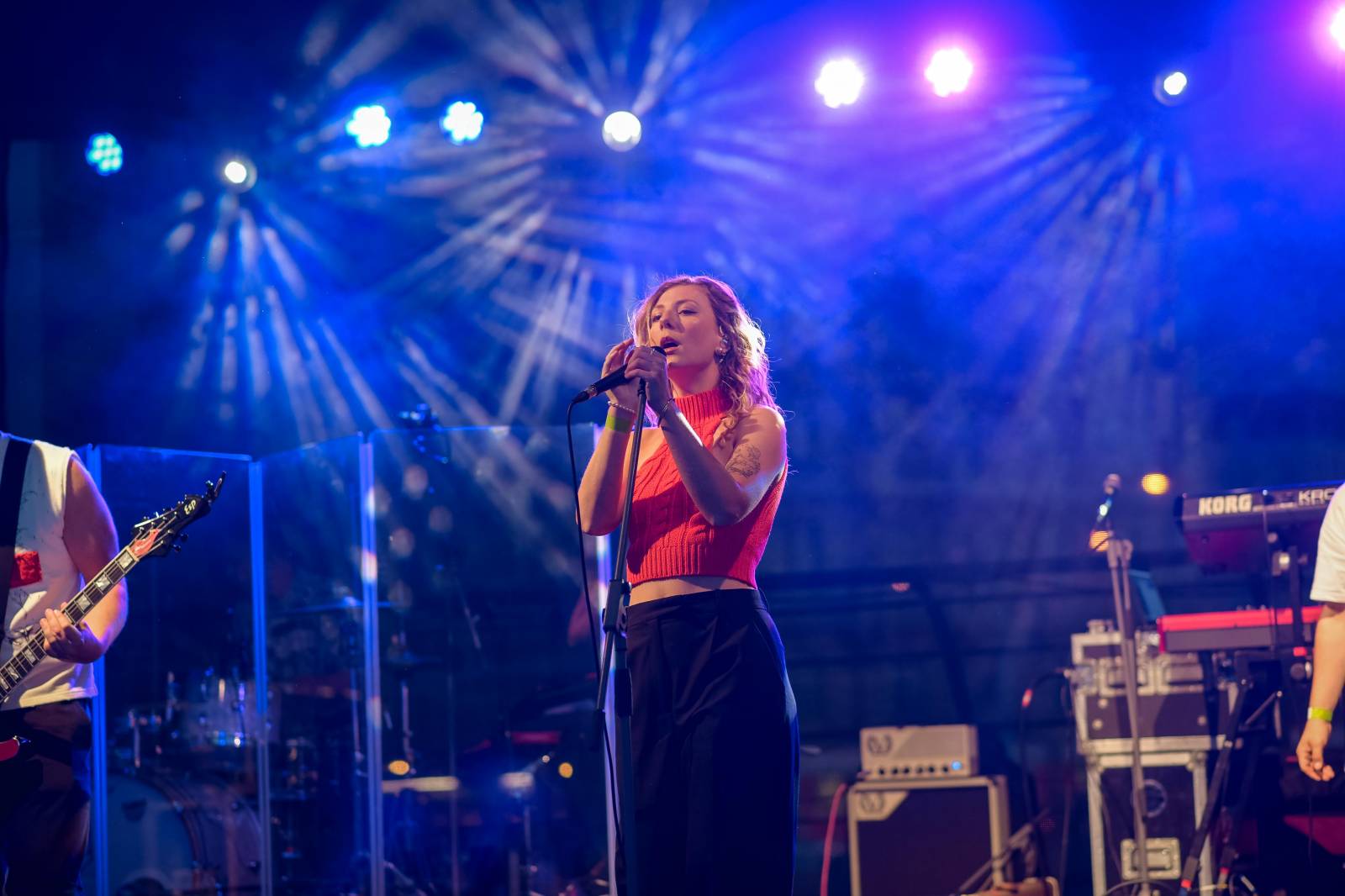 Universal představil své interprety, na tradičním showcase zahráli Sebastian, Lenny i Annabelle