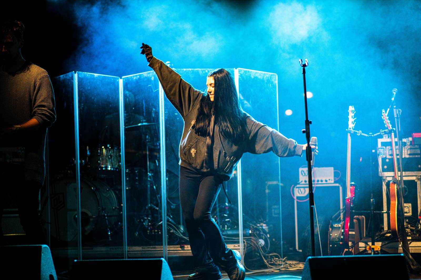 Universal představil své interprety, na tradičním showcase zahráli Sebastian, Lenny i Annabelle