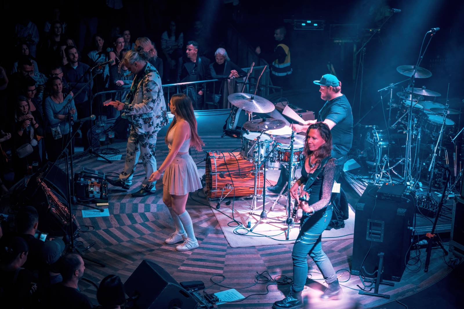 Kosheen si v Praze připomněli dvacáté výročí hitového alba Resist