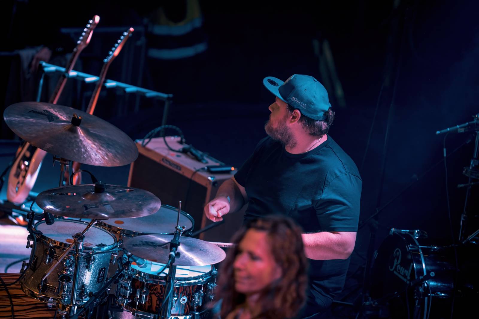 Kosheen si v Praze připomněli dvacáté výročí hitového alba Resist