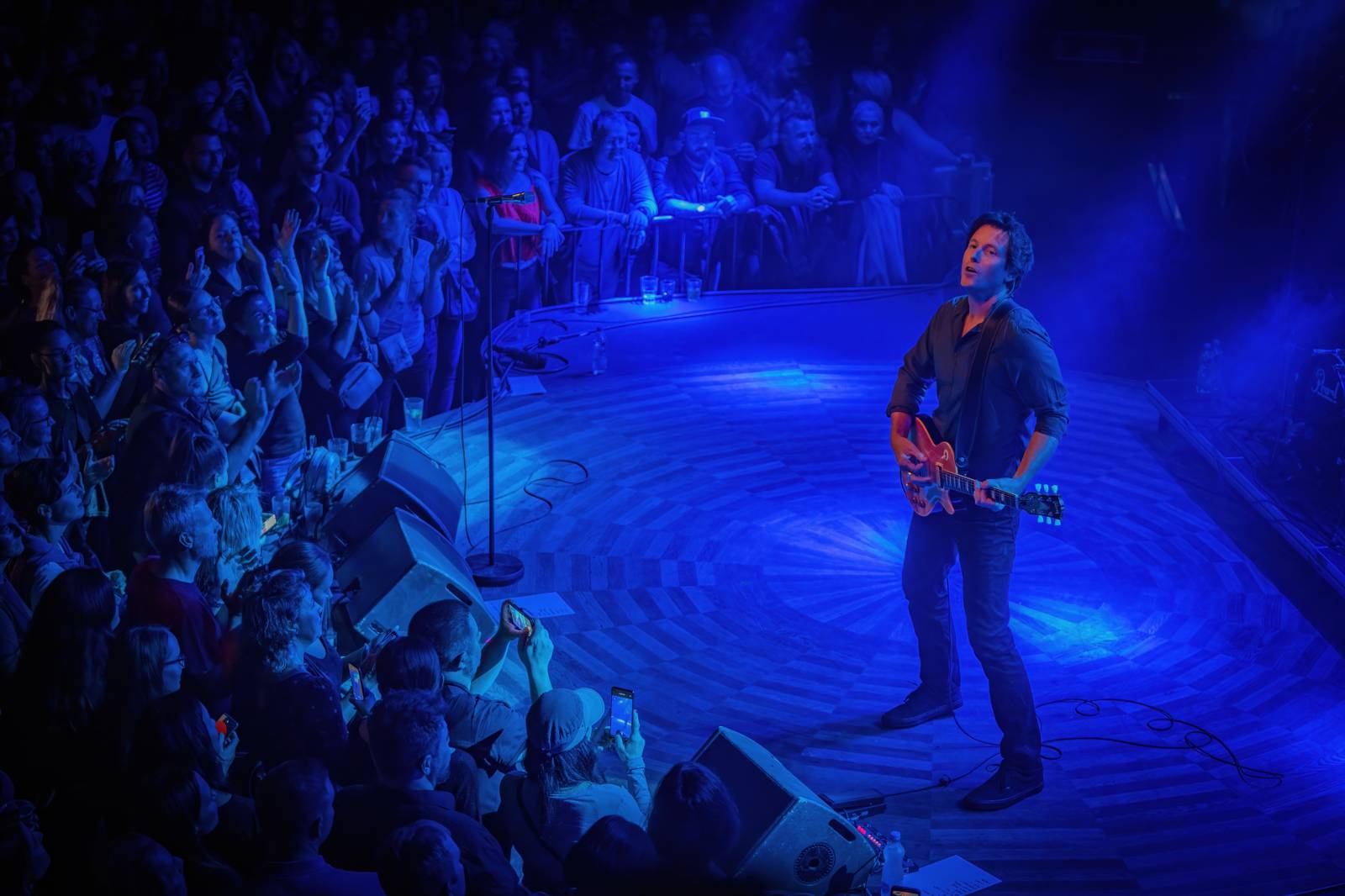 Kosheen si v Praze připomněli dvacáté výročí hitového alba Resist