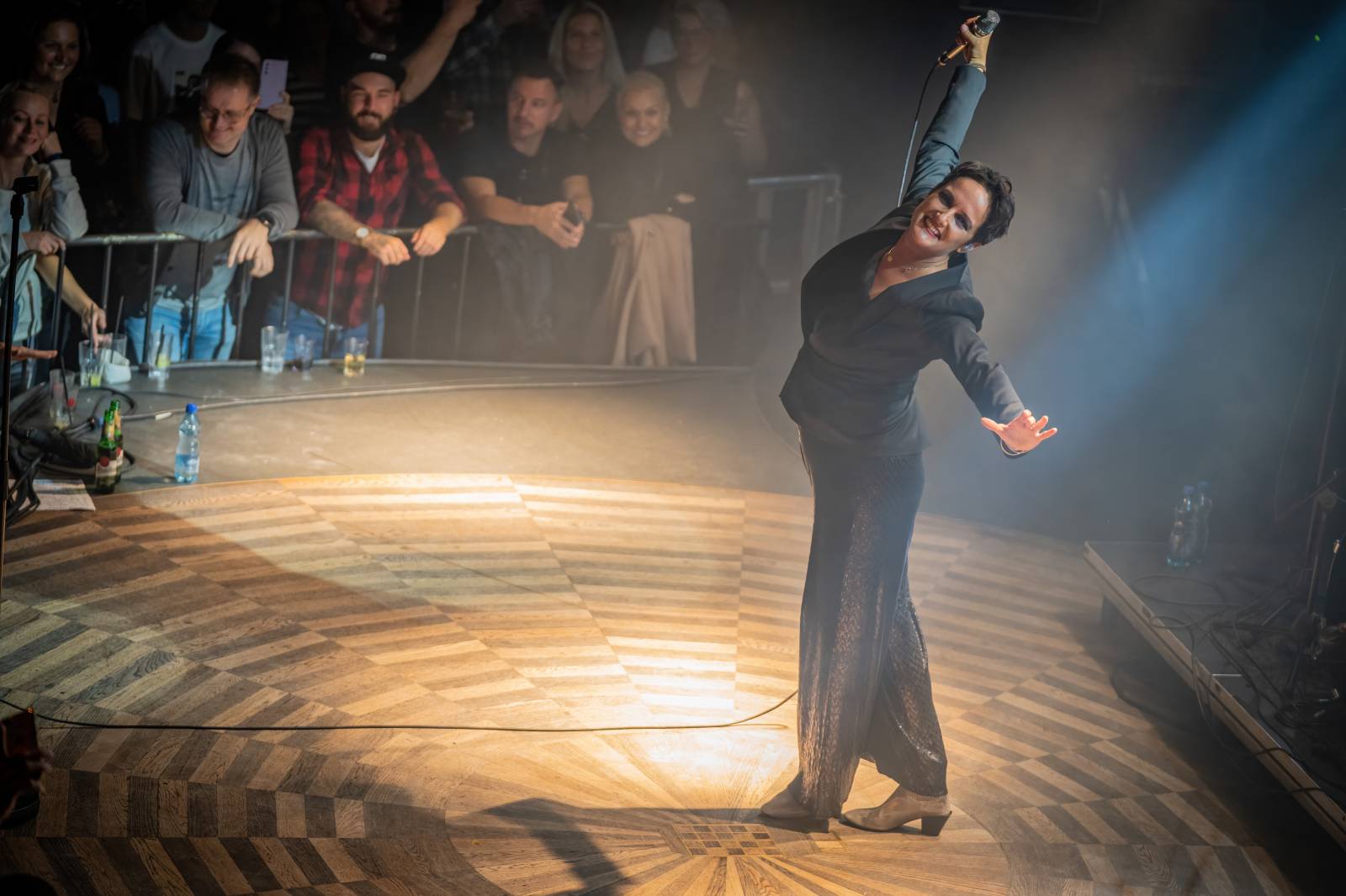 Kosheen si v Praze připomněli dvacáté výročí hitového alba Resist