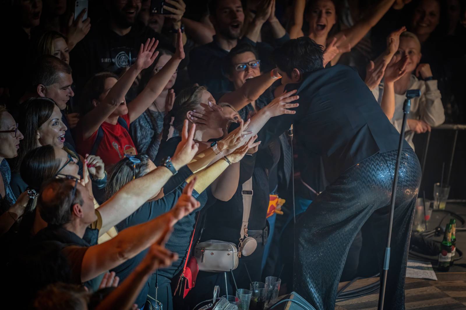 Kosheen si v Praze připomněli dvacáté výročí hitového alba Resist