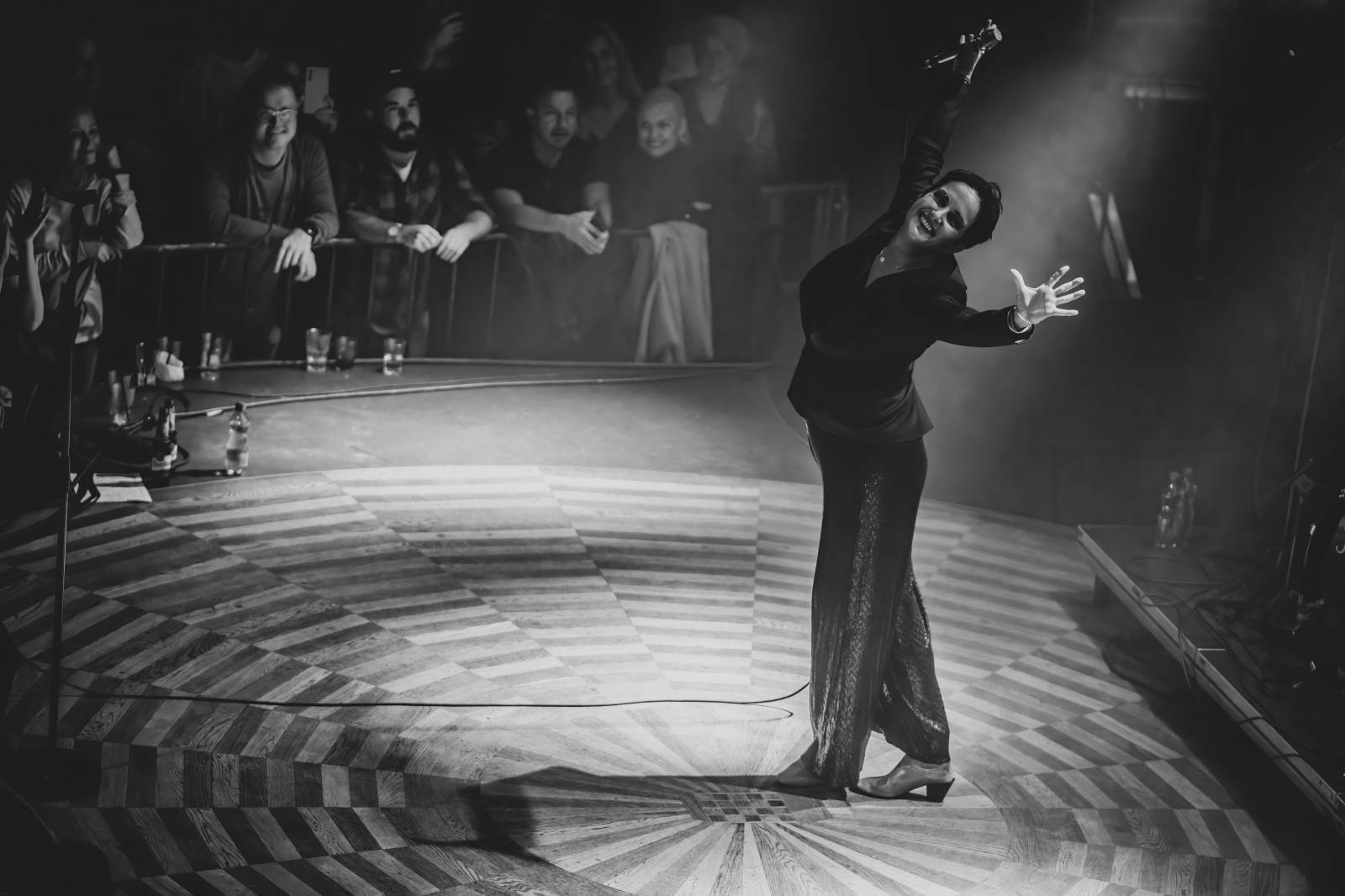 Kosheen si v Praze připomněli dvacáté výročí hitového alba Resist