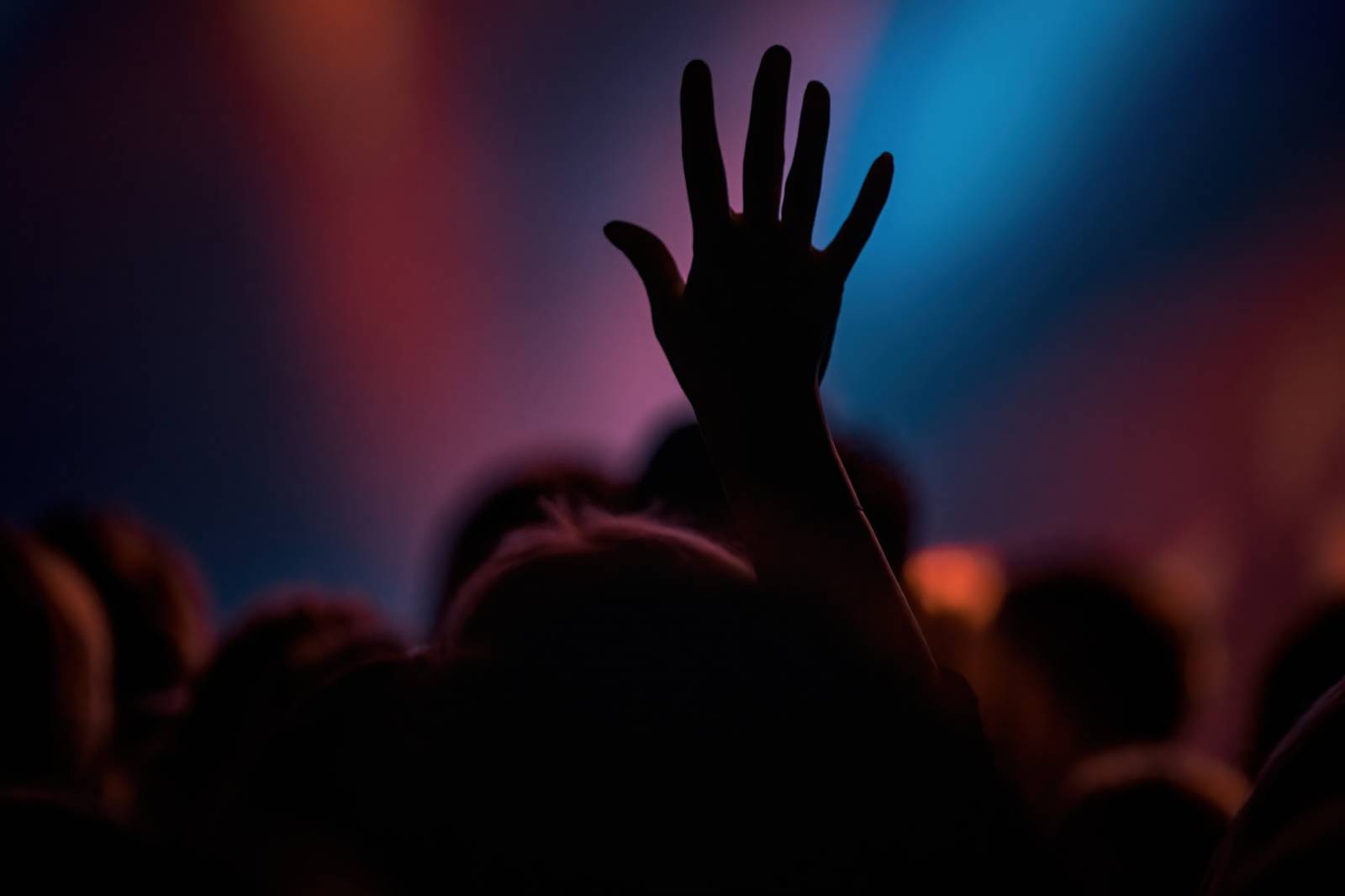 Kosheen si v Praze připomněli dvacáté výročí hitového alba Resist