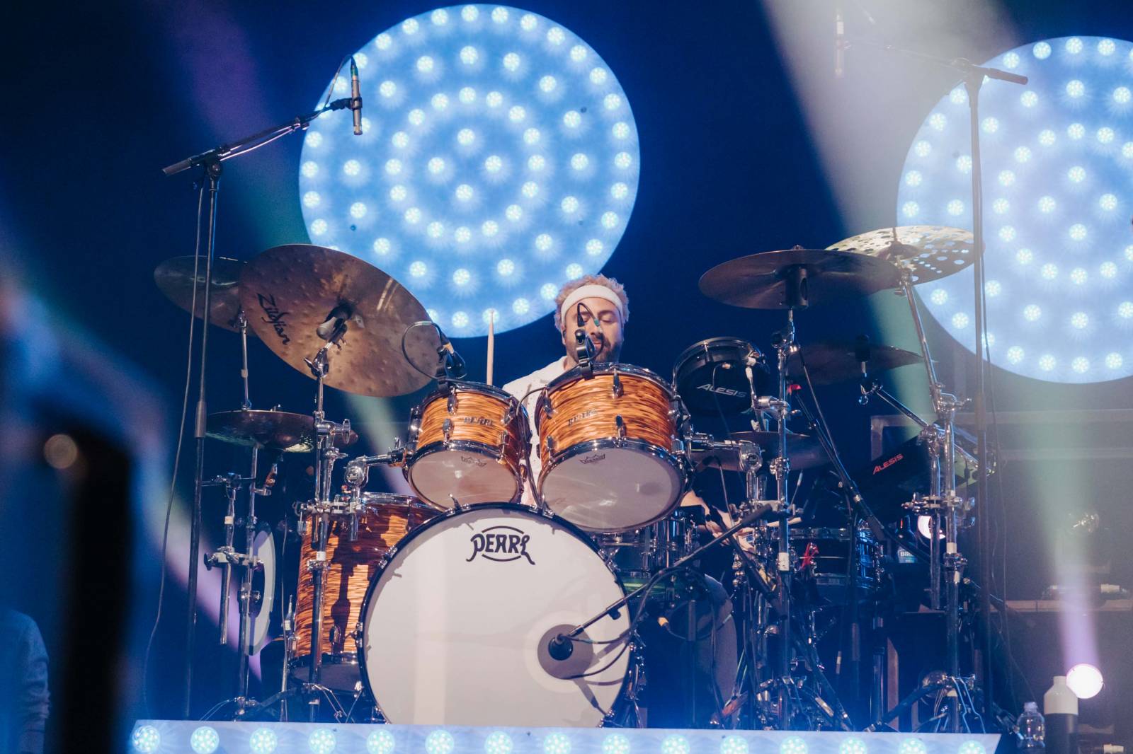 Alvaro Soler přivezl do Prahy kus Španělska, předskakoval mu bratr Greg Taro