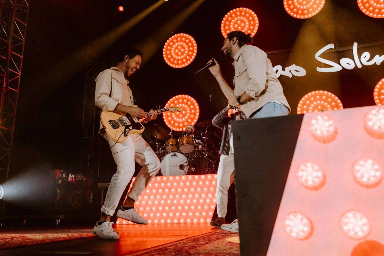 Alvaro Soler přivezl do Prahy kus Španělska, předskakoval mu bratr Greg Taro