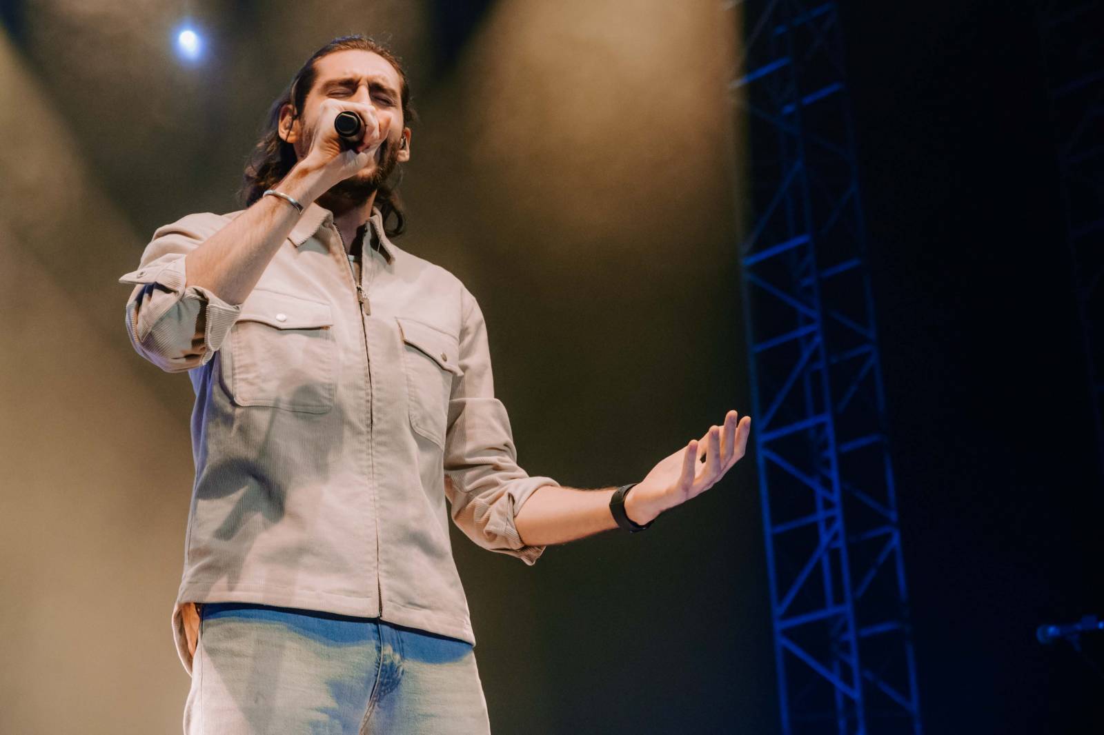 Alvaro Soler přivezl do Prahy kus Španělska, předskakoval mu bratr Greg Taro