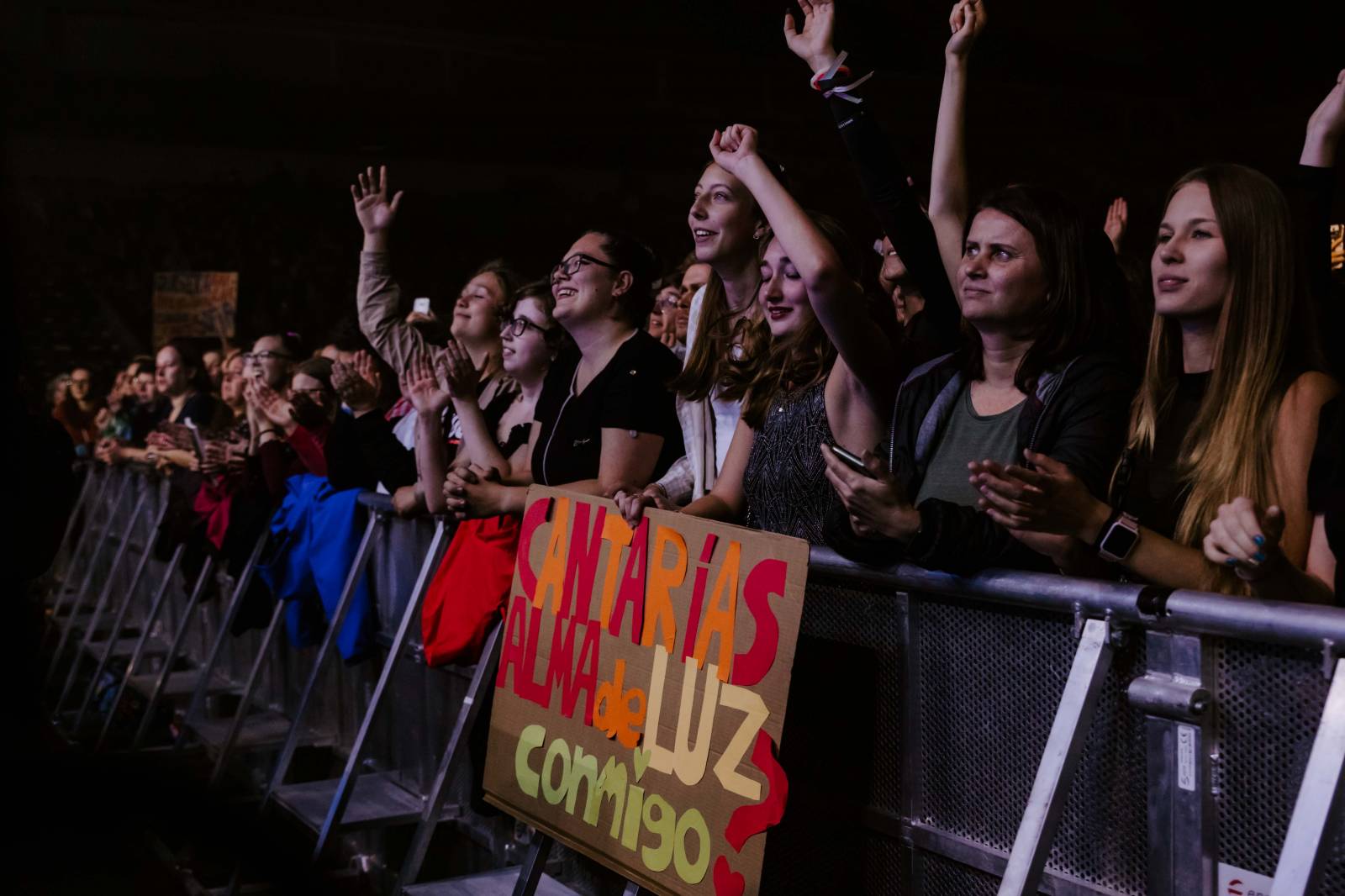 Alvaro Soler přivezl do Prahy kus Španělska, předskakoval mu bratr Greg Taro