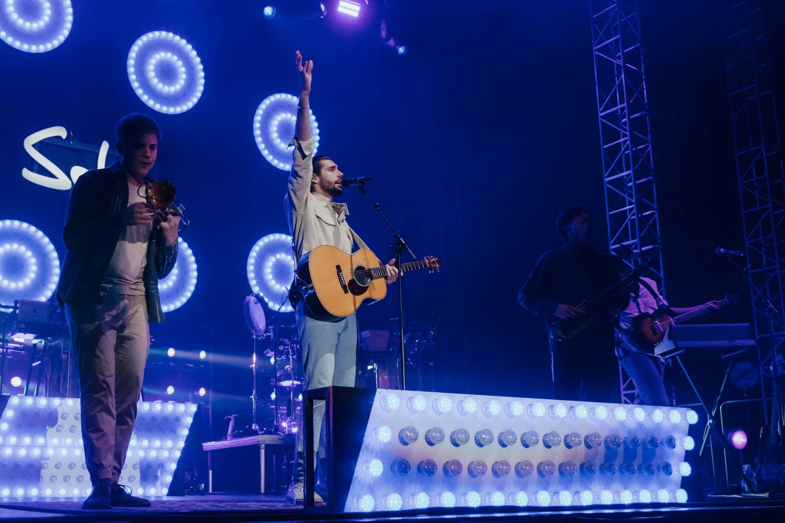 Alvaro Soler přivezl do Prahy kus Španělska, předskakoval mu bratr Greg Taro