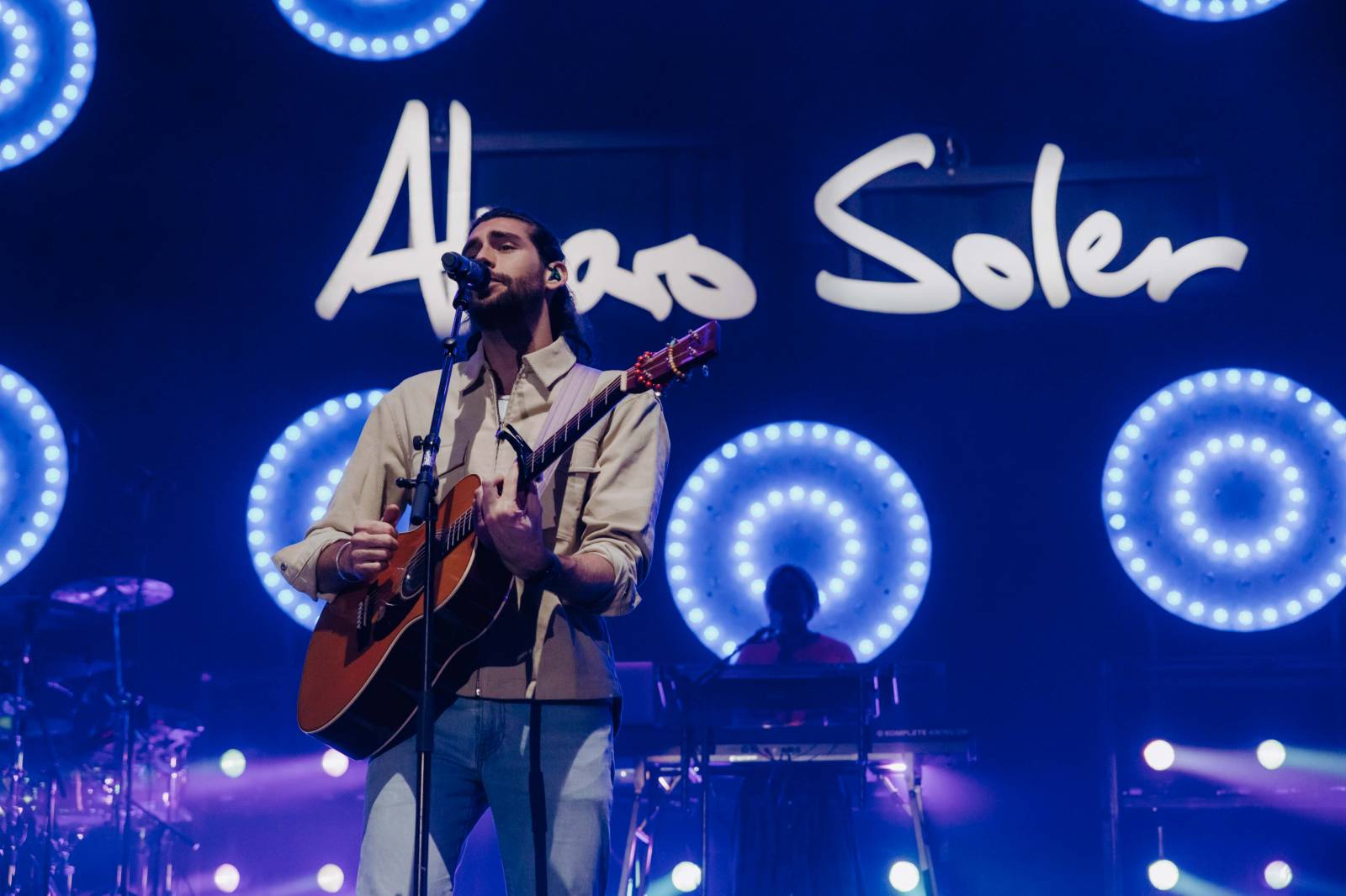 Alvaro Soler přivezl do Prahy kus Španělska, předskakoval mu bratr Greg Taro