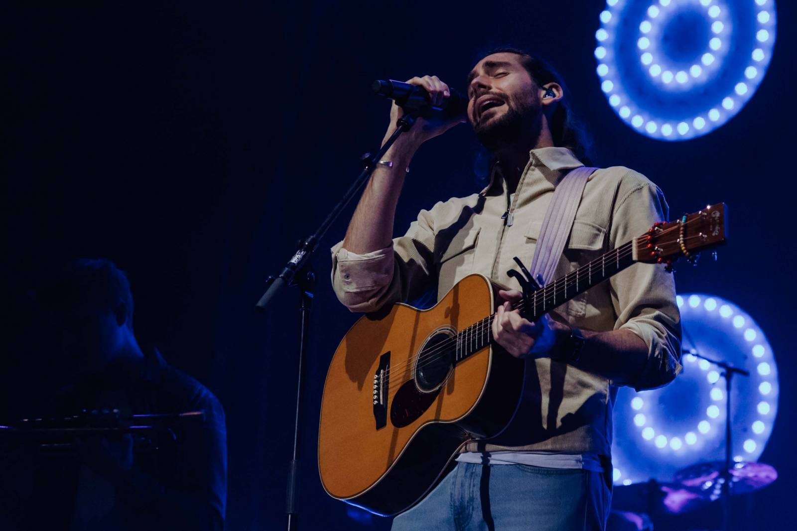Alvaro Soler přivezl do Prahy kus Španělska, předskakoval mu bratr Greg Taro