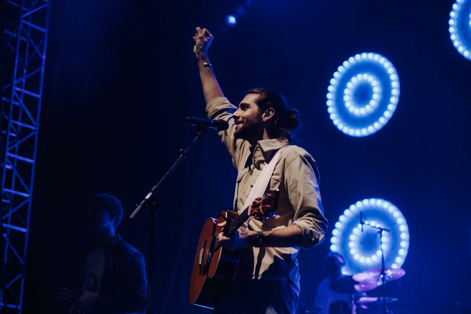 Alvaro Soler přivezl do Prahy kus Španělska, předskakoval mu bratr Greg Taro
