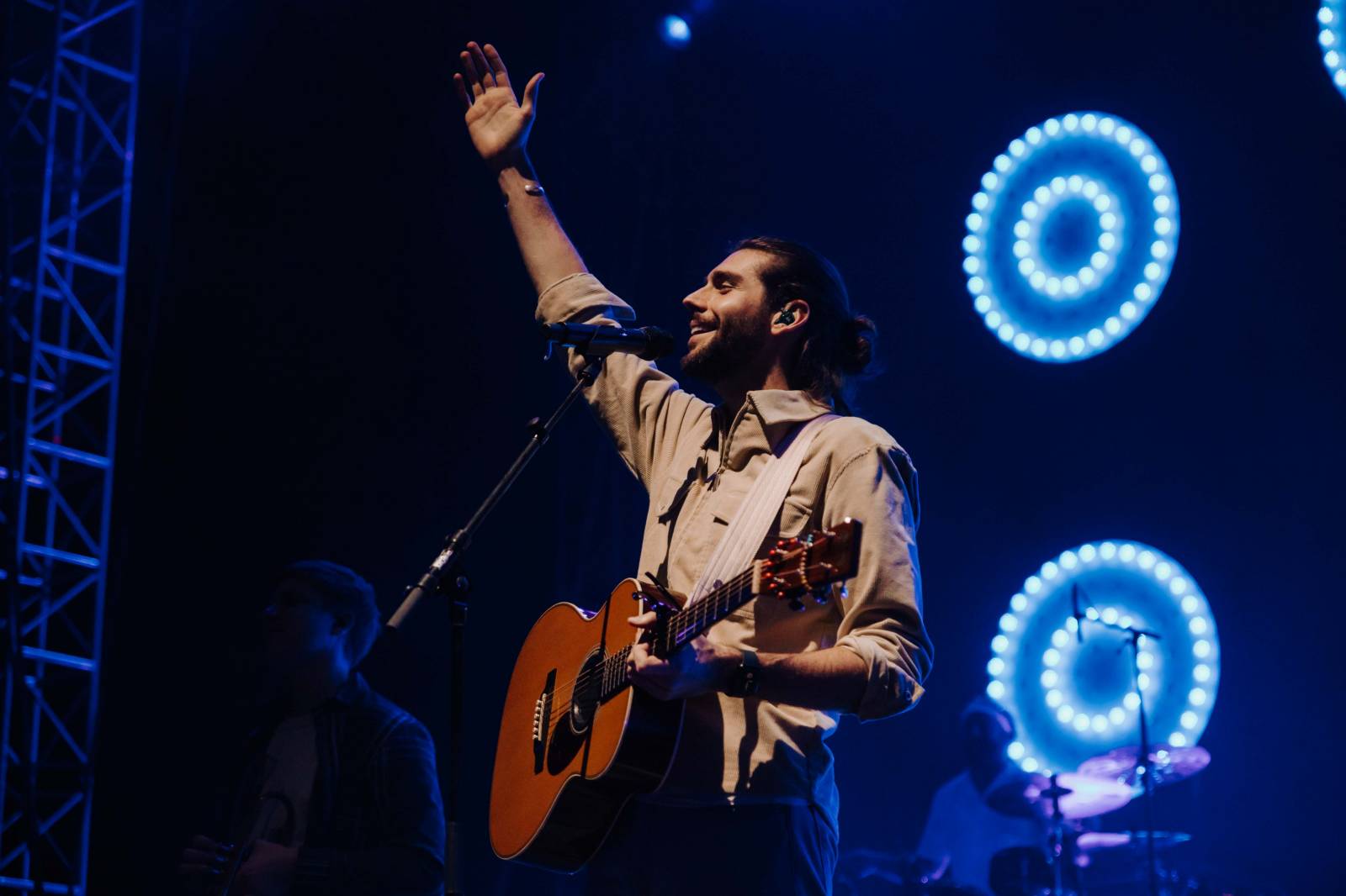 Alvaro Soler přivezl do Prahy kus Španělska, předskakoval mu bratr Greg Taro