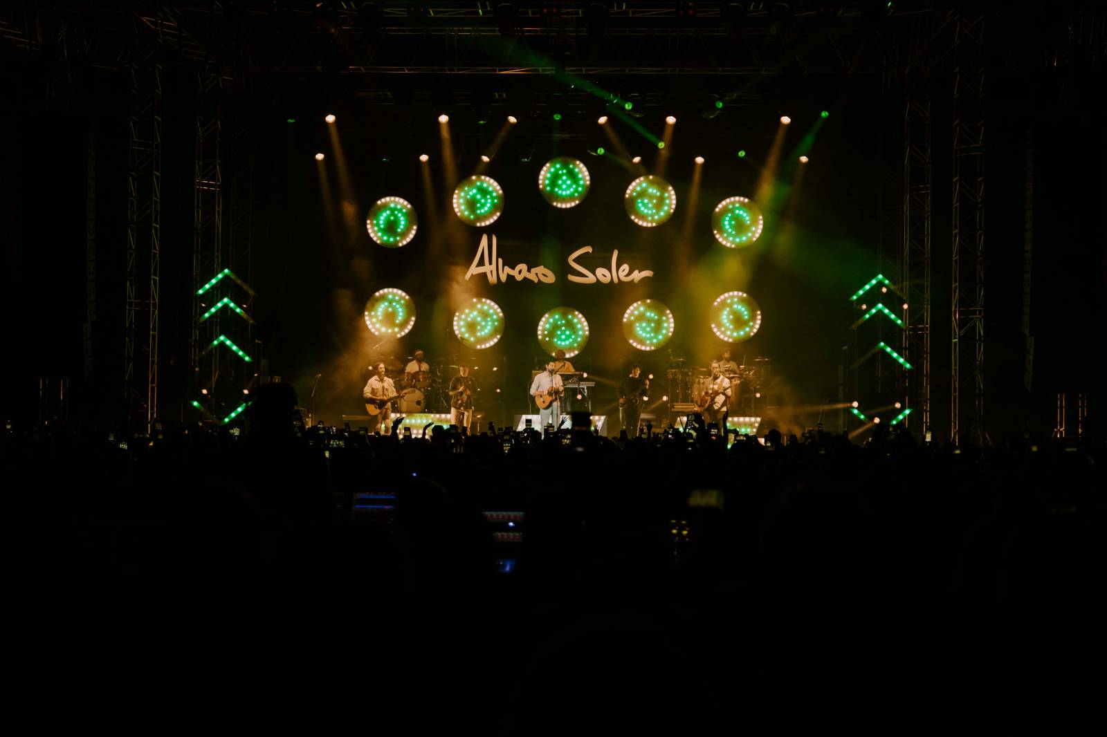 Alvaro Soler přivezl do Prahy kus Španělska, předskakoval mu bratr Greg Taro