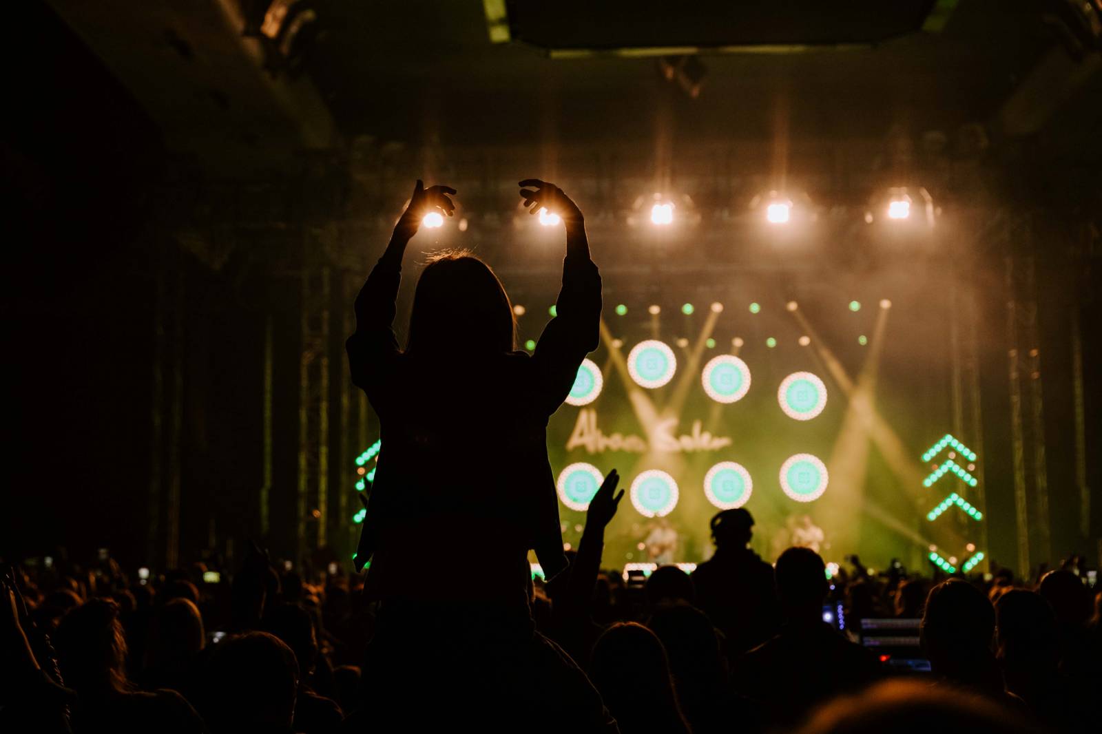 Alvaro Soler přivezl do Prahy kus Španělska, předskakoval mu bratr Greg Taro