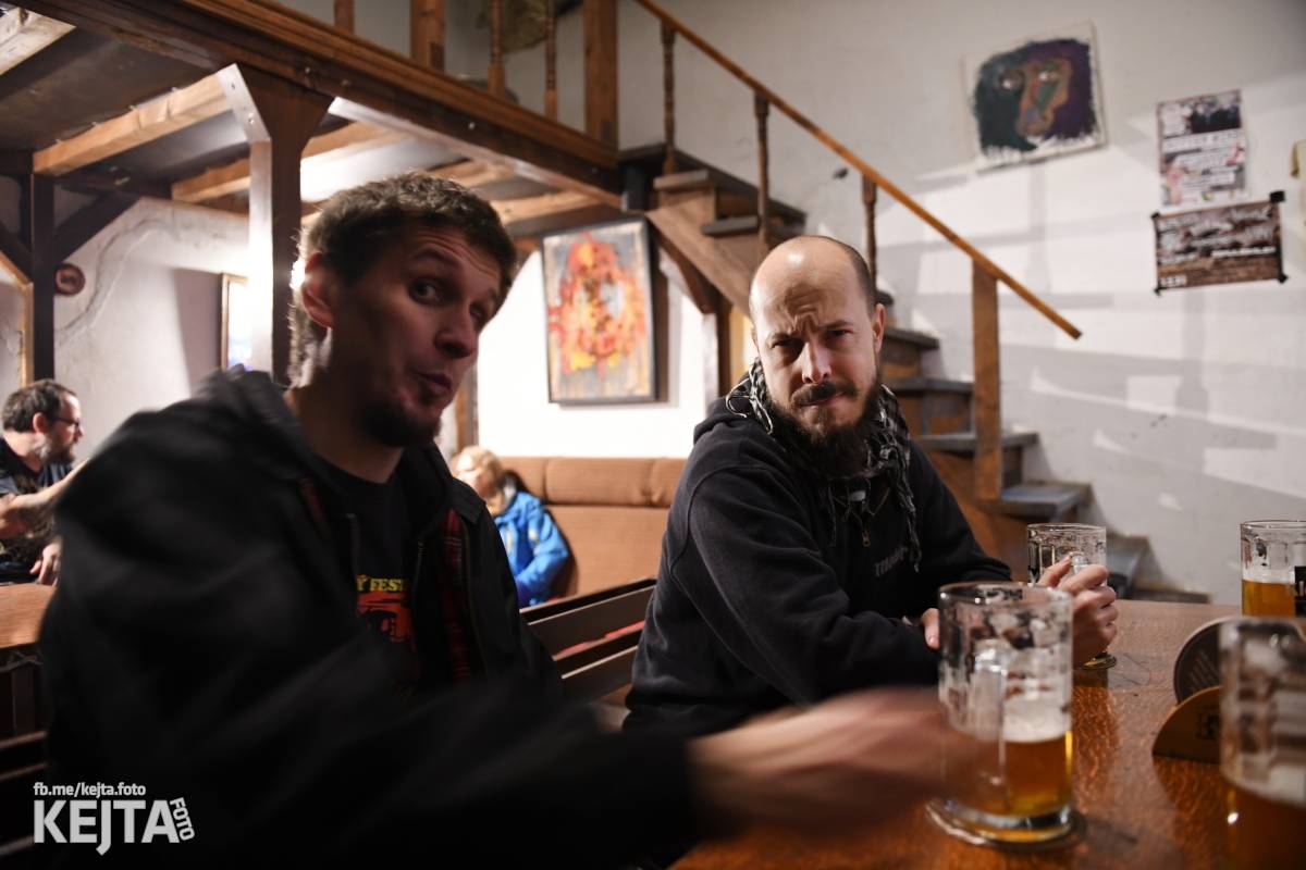 Punkoví V.T. Marvin zahráli na podporu klubu Balada