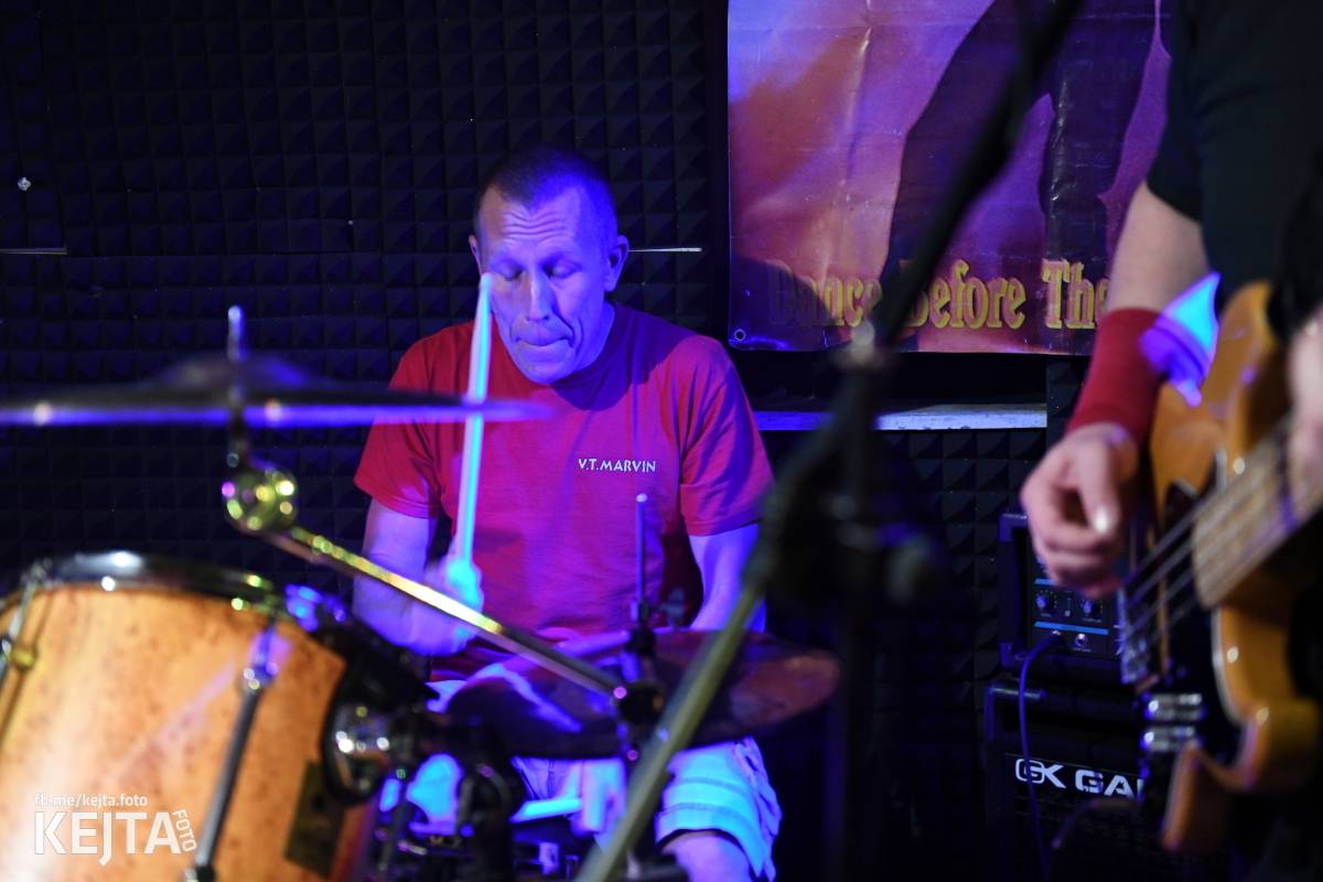 Punkoví V.T. Marvin zahráli na podporu klubu Balada