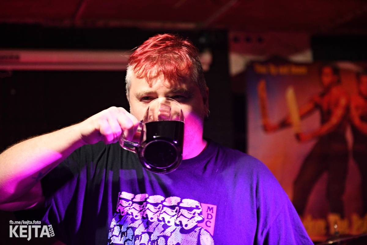 Punkoví V.T. Marvin zahráli na podporu klubu Balada