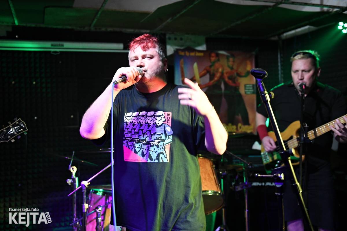 Punkoví V.T. Marvin zahráli na podporu klubu Balada