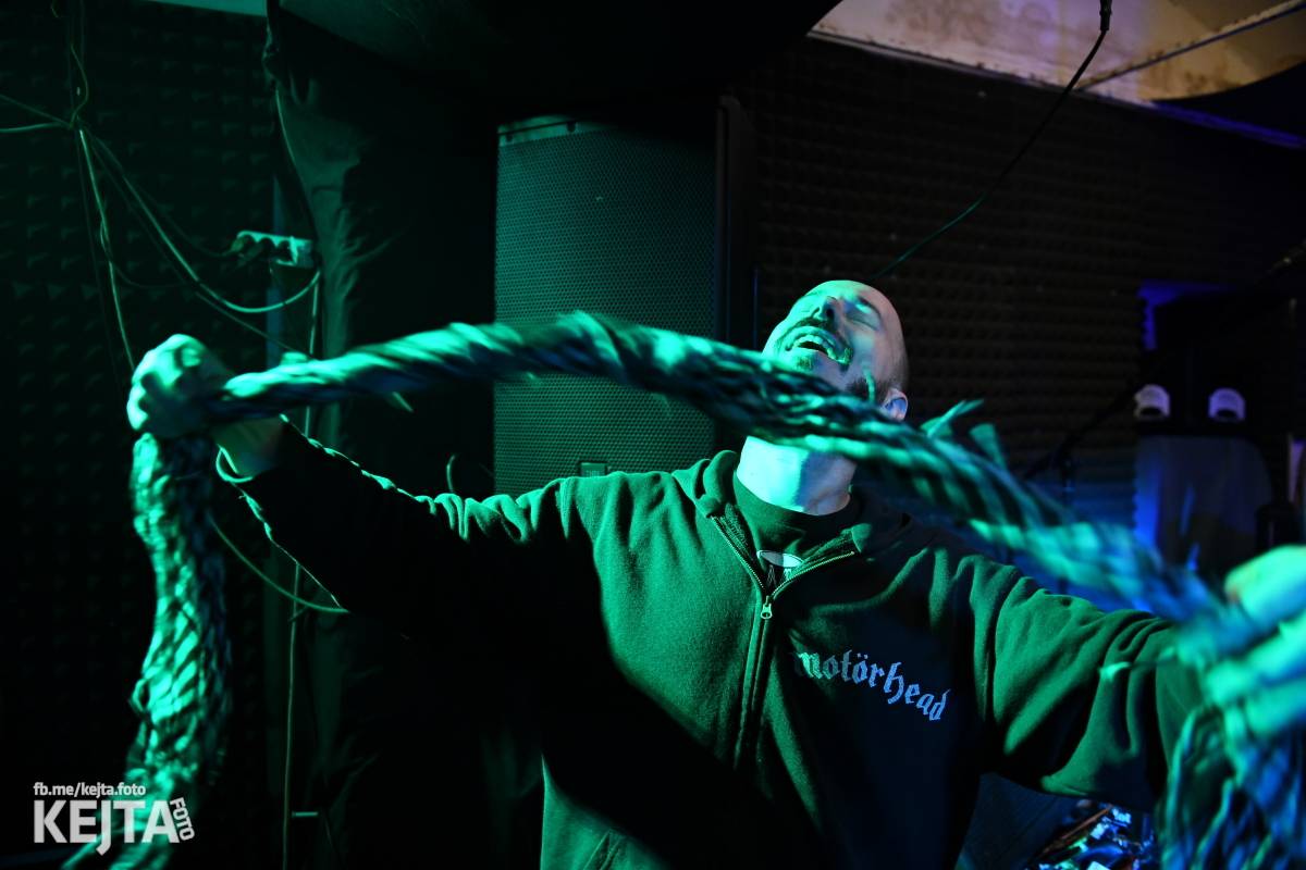 Punkoví V.T. Marvin zahráli na podporu klubu Balada