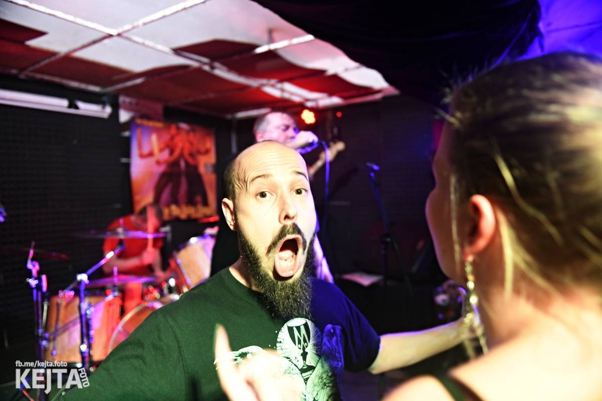 Punkoví V.T. Marvin zahráli na podporu klubu Balada