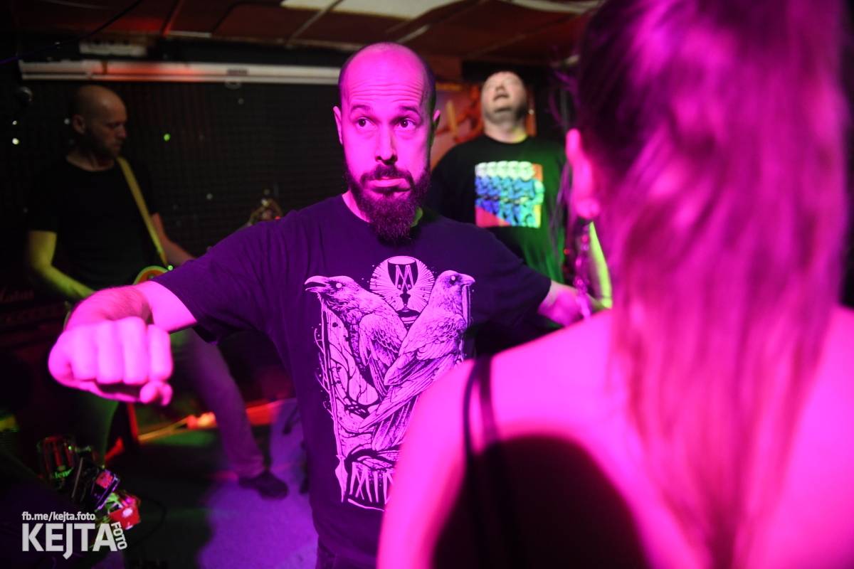 Punkoví V.T. Marvin zahráli na podporu klubu Balada