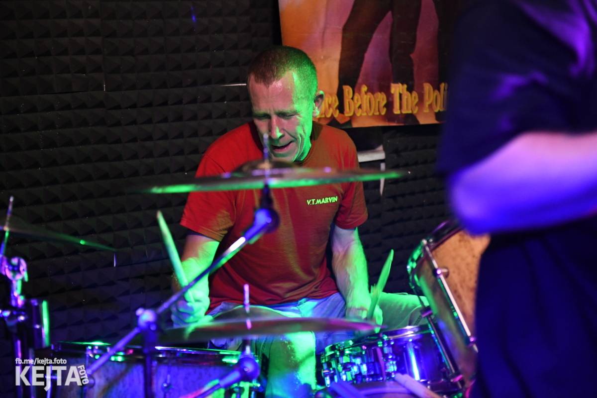 Punkoví V.T. Marvin zahráli na podporu klubu Balada