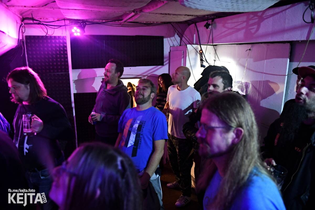 Punkoví V.T. Marvin zahráli na podporu klubu Balada