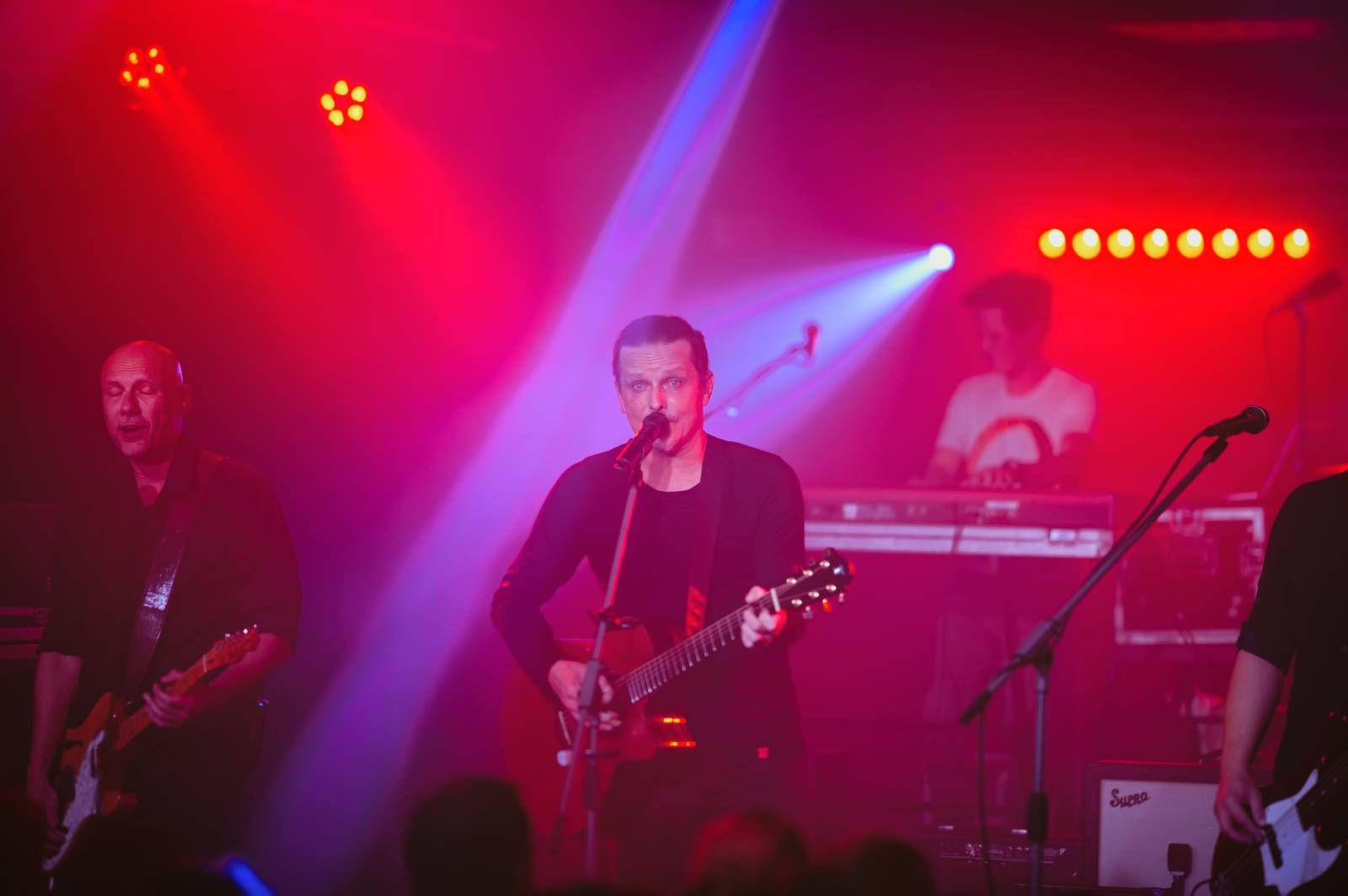 Chinaski v Třebíči poprvé pokřtili novinku Frihet