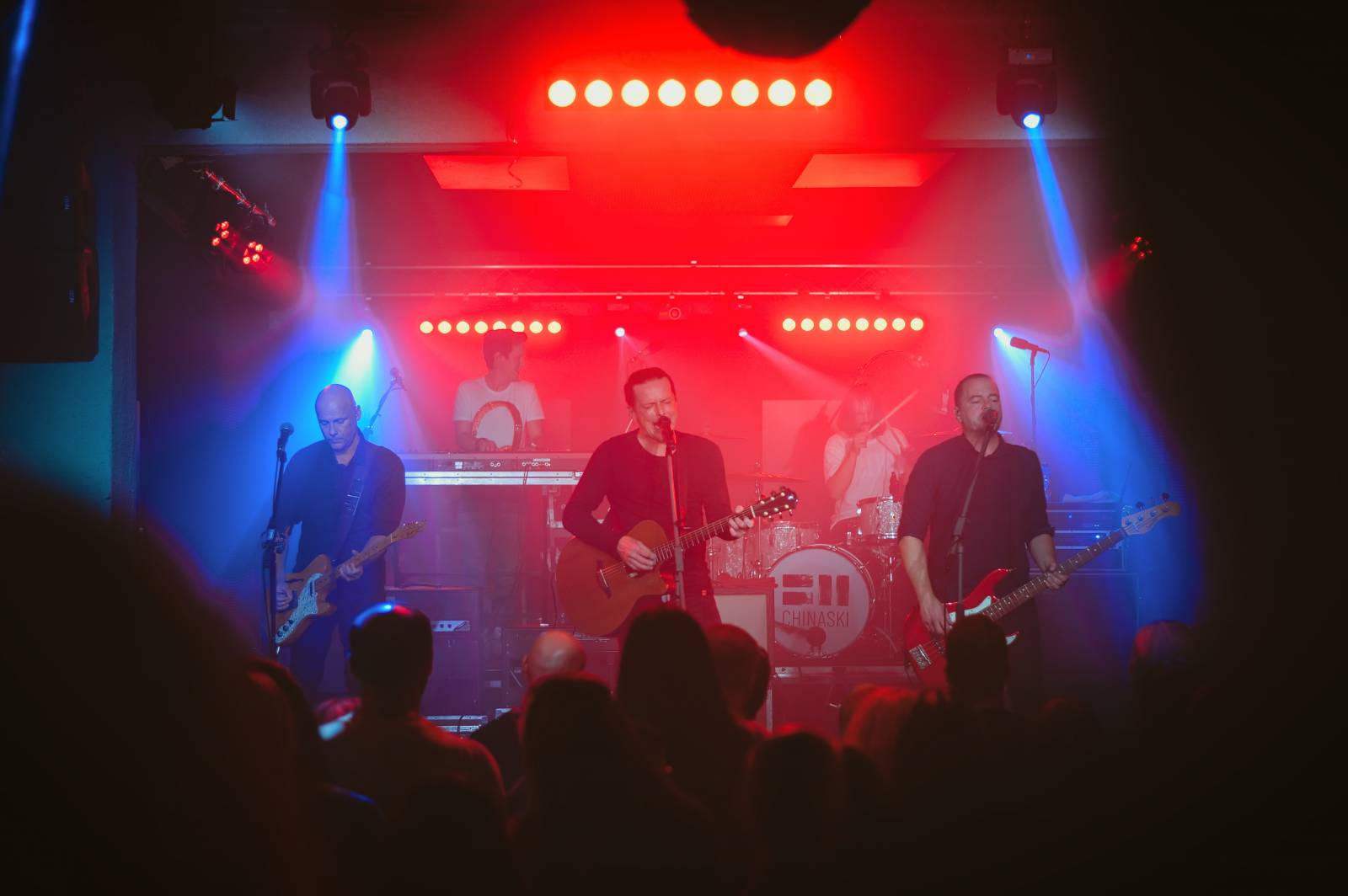 Chinaski v Třebíči poprvé pokřtili novinku Frihet