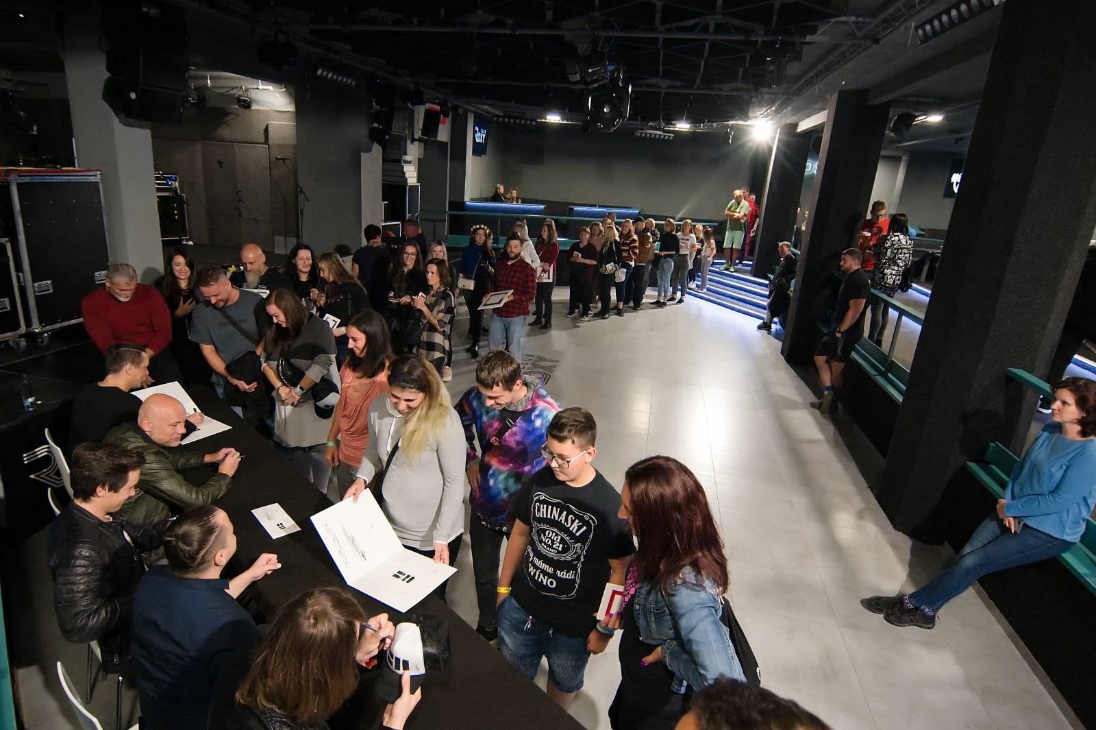 Chinaski v Třebíči poprvé pokřtili novinku Frihet