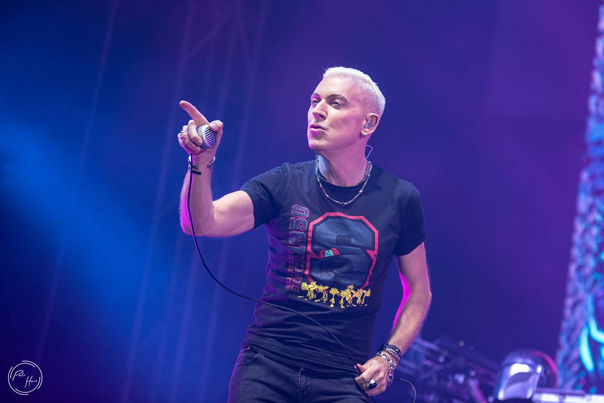 Scooter rozpohyboval zimák v Ústí nad Labem, přivezl si i sexy tanečnice