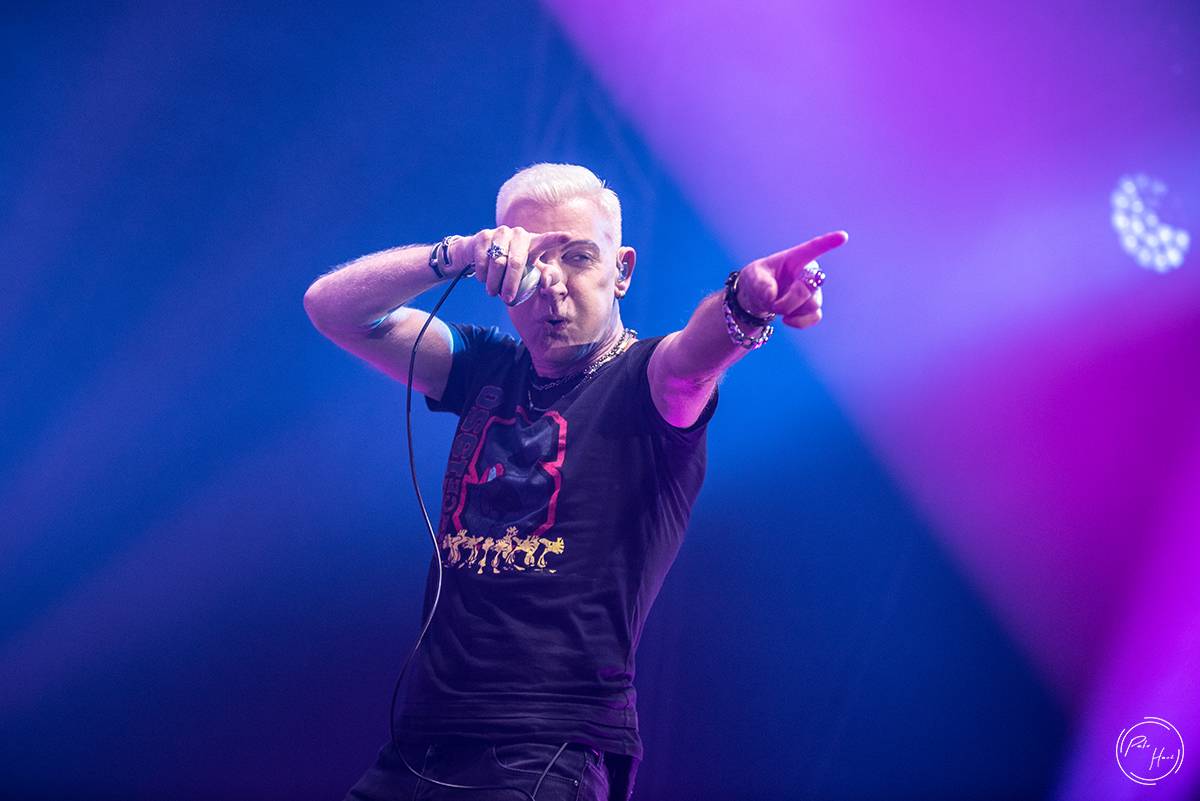 Scooter rozpohyboval zimák v Ústí nad Labem, přivezl si i sexy tanečnice