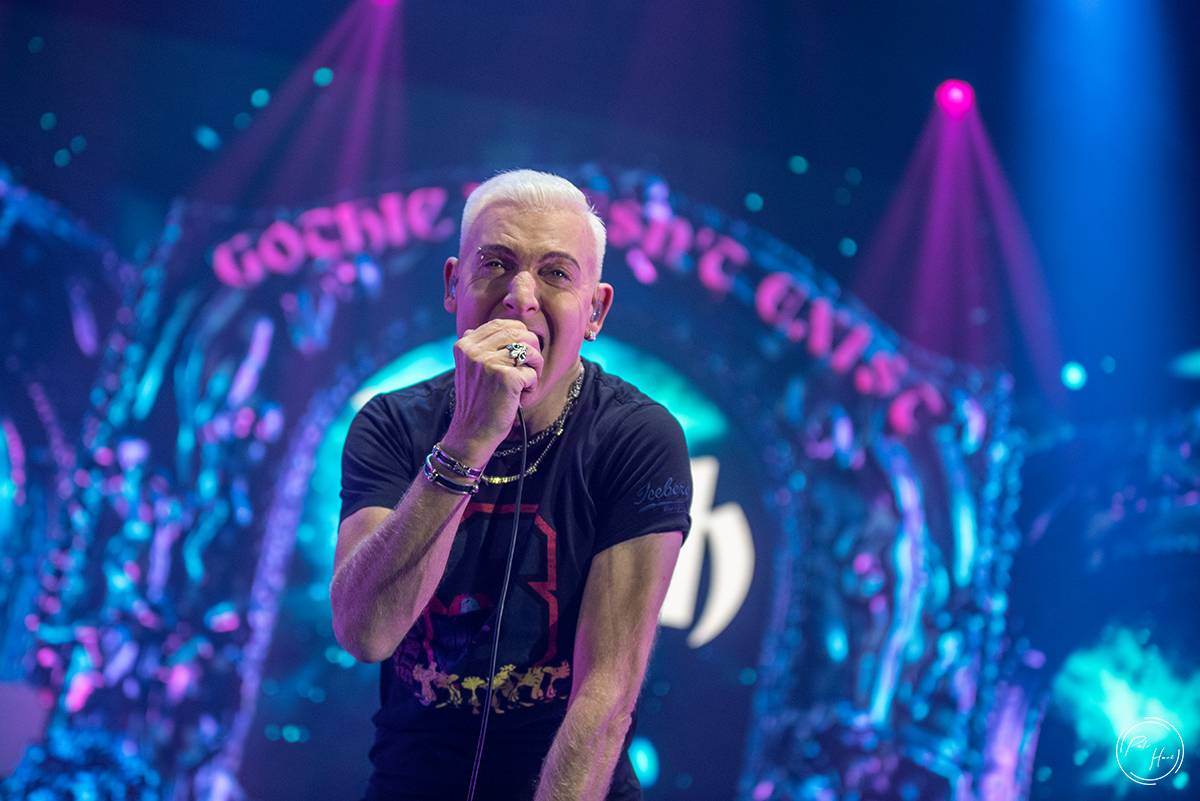 Scooter rozpohyboval zimák v Ústí nad Labem, přivezl si i sexy tanečnice