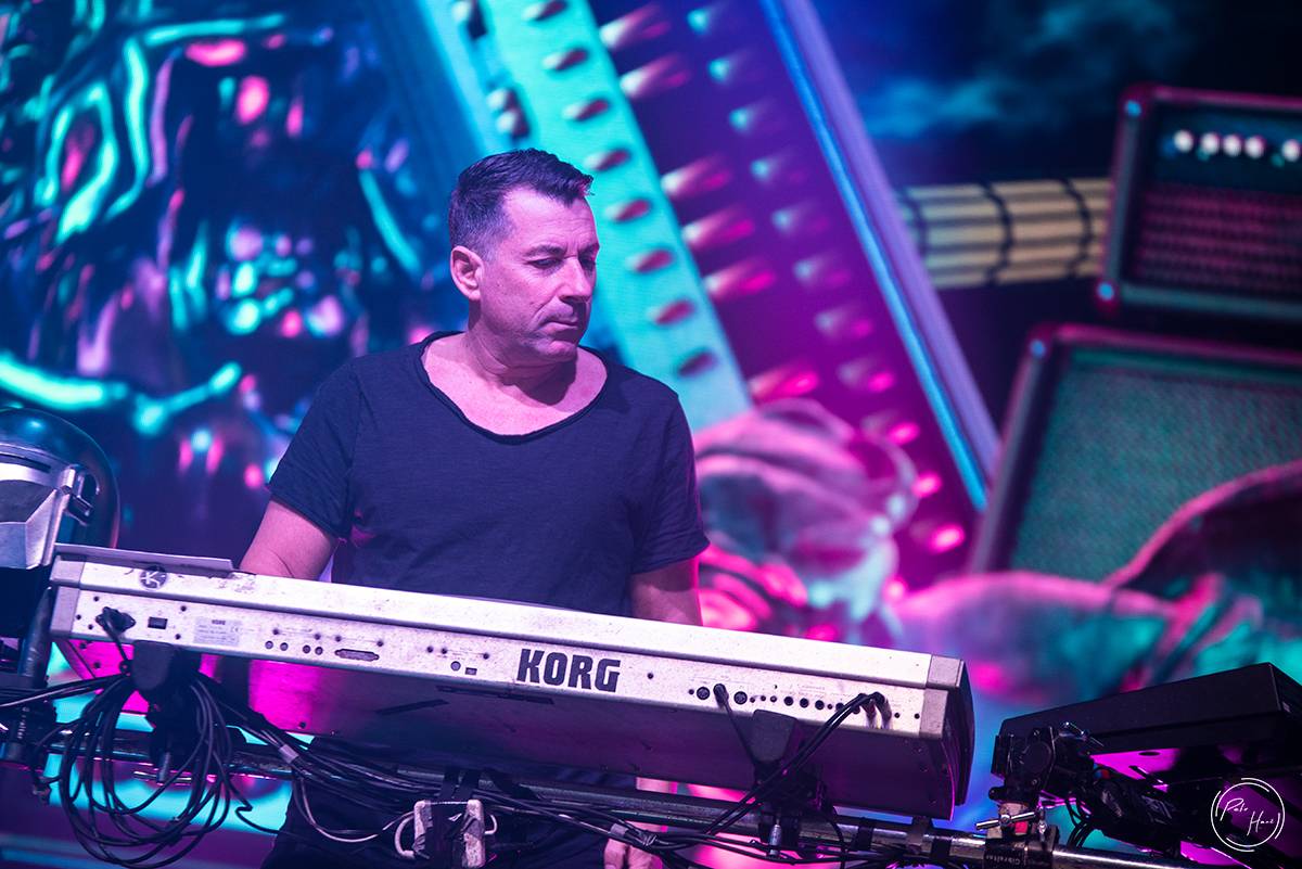 Scooter rozpohyboval zimák v Ústí nad Labem, přivezl si i sexy tanečnice