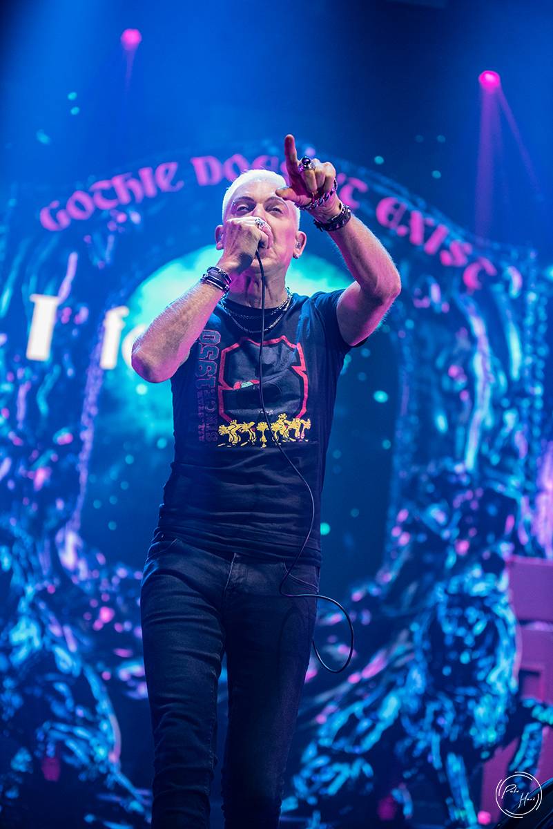 Scooter rozpohyboval zimák v Ústí nad Labem, přivezl si i sexy tanečnice